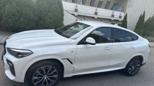BMW X6 G06, 2020, пробег 106000 км BMW X6 G06, 2020, пробег 106000 км