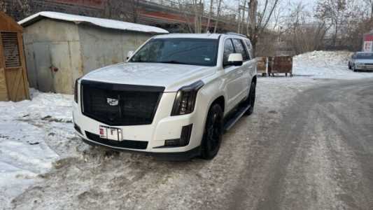 Cadillac Escalade IV, 2017, пробег 195000 км Cadillac Escalade IV, 2017, пробег 195000 км