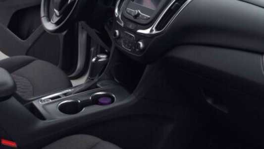 Chevrolet Equinox III, 2020, пробег 46898 км Chevrolet Equinox III, 2020, пробег 46898 км