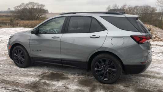 Chevrolet Equinox III Рестайлинг, 2023, пробег 14700 км Chevrolet Equinox III Рестайлинг, 2023, пробег 14700 км