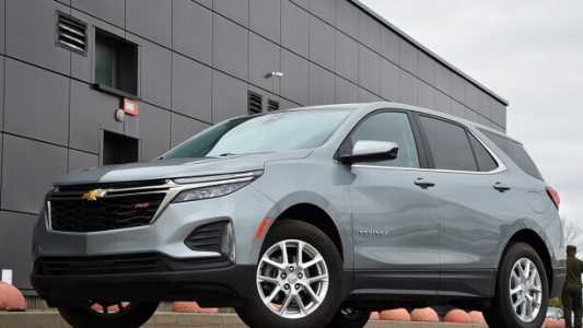 Chevrolet Equinox III Рестайлинг, 2023, пробег 48400 км Chevrolet Equinox III Рестайлинг, 2023, пробег 48400 км