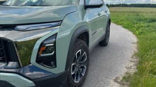 Chevrolet Equinox IV, 2024, пробег 1540 км Chevrolet Equinox IV, 2024, пробег 1540 км