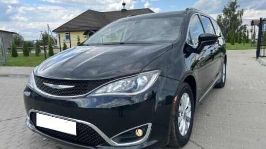 Chrysler Pacifica RU, 2017, пробег 113000 км