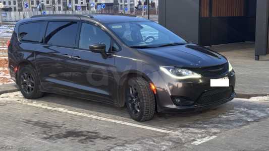 Chrysler Pacifica RU