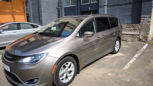 Chrysler Pacifica RU