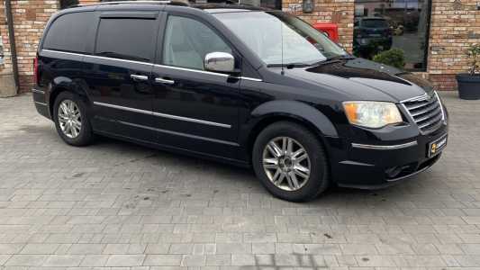 Chrysler Town and Country V