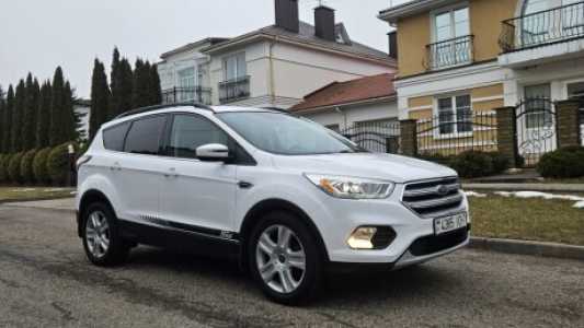 Ford Escape III Рестайлинг, 2016, пробег 140000 км Ford Escape III Рестайлинг, 2016, пробег 140000 км