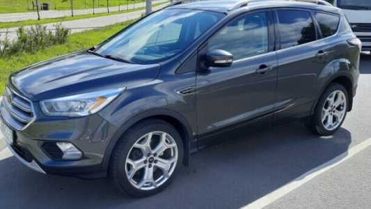 Ford Escape III Рестайлинг, 2017, пробег 102000 км Ford Escape III Рестайлинг, 2017, пробег 102000 км