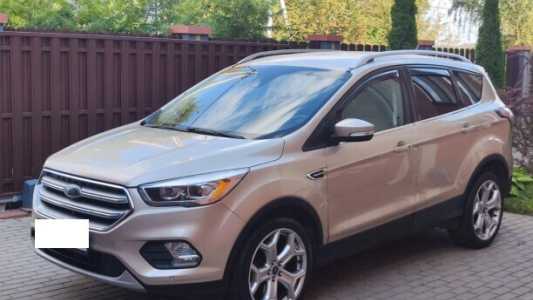 Ford Escape III Рестайлинг, 2017, пробег 150000 км Ford Escape III Рестайлинг, 2017, пробег 150000 км