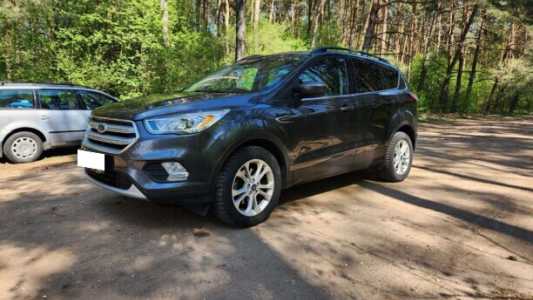 Ford Escape III Рестайлинг, 2018, пробег 189000 км Ford Escape III Рестайлинг, 2018, пробег 189000 км