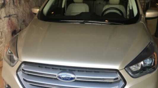 Ford Escape III Рестайлинг, 2018, пробег 43800 км Ford Escape III Рестайлинг, 2018, пробег 43800 км