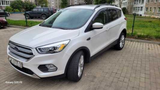 Ford Escape III Рестайлинг, 2019, пробег 106000 км Ford Escape III Рестайлинг, 2019, пробег 106000 км