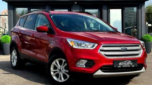 Ford Escape III Рестайлинг, 2019, пробег 40900 км Ford Escape III Рестайлинг, 2019, пробег 40900 км
