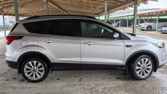Ford Escape III  Рестайлинг, 2019, пробег 80000 км