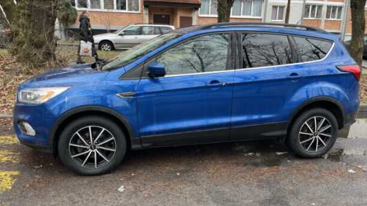 Ford Escape III Рестайлинг, 2019, пробег 94000 км Ford Escape III Рестайлинг, 2019, пробег 94000 км