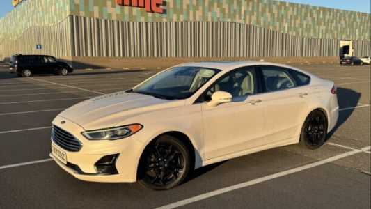 Ford Fusion USA II  2-й рестайлинг, 2020, пробег 60000 км