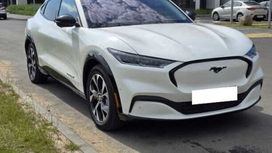 Ford Mustang Mach-E , 2021, пробег 37200 км