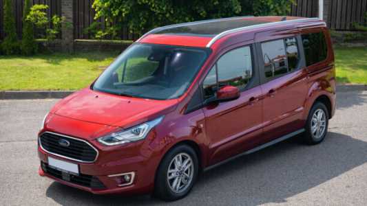 Ford Tourneo Connect II Рестайлинг, 2019, пробег 138500 км Ford Tourneo Connect II Рестайлинг, 2019, пробег 138500 км