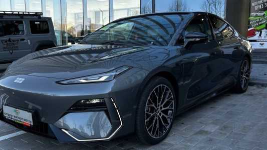 Geely Galaxy E8 I