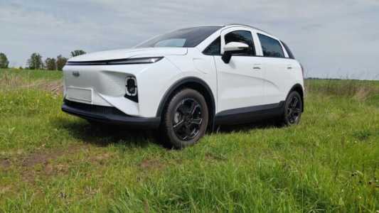 Geely Geometry E , 2023, пробег 12500 км Geely Geometry E , 2023, пробег 12500 км