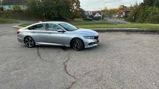Honda Accord X Рестайлинг, 2020, пробег 95000 км Honda Accord X Рестайлинг, 2020, пробег 95000 км