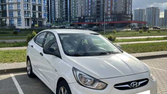 Hyundai Accent RB