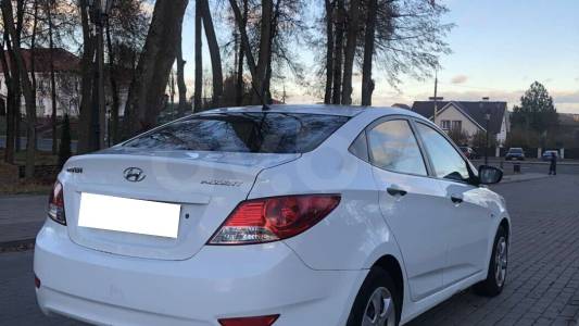 Hyundai Accent RB