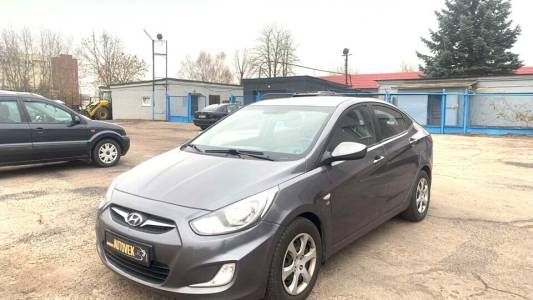 Hyundai Accent RB