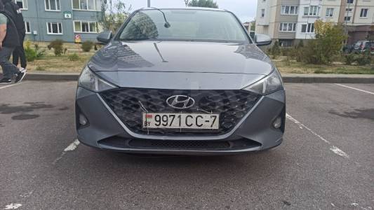 Hyundai Accent V