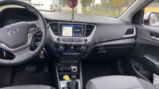 Hyundai Accent V