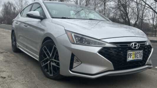 Hyundai Elantra AD Рестайлинг, 2018, пробег 100000 км Hyundai Elantra AD Рестайлинг, 2018, пробег 100000 км