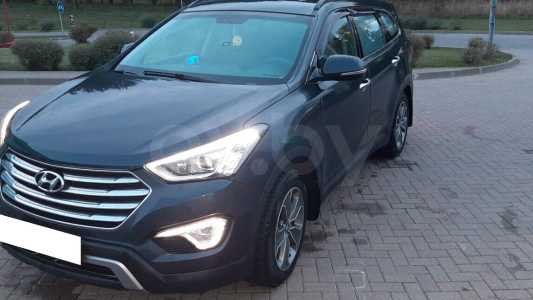 Hyundai Grand Santa Fe III