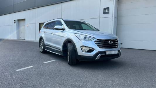 Hyundai Grand Santa Fe III