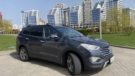 Hyundai Grand Santa Fe III