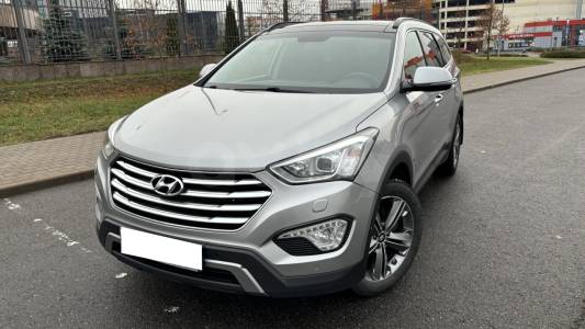 Hyundai Grand Santa Fe III