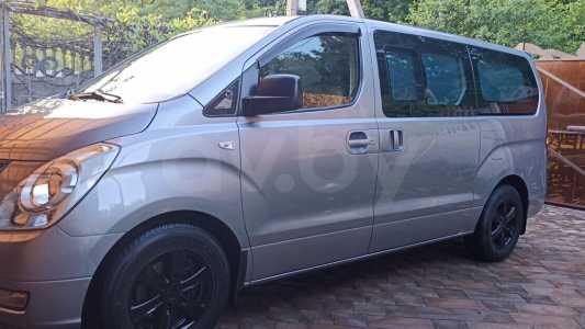 Hyundai Grand Starex I