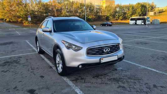 Infiniti FX II