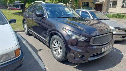 Infiniti FX II