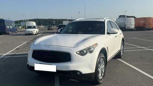 Infiniti FX II