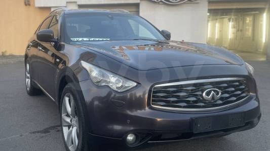 Infiniti FX II