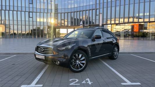 Infiniti FX II