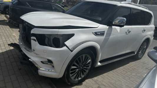 Infiniti QX80 Z62  3-й рестайлинг, 2020, пробег 19000 км