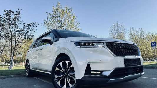Kia Carnival IV