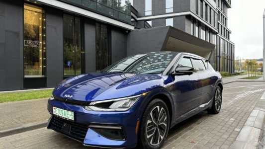 Kia EV6 , 2022, пробег 15000 км
