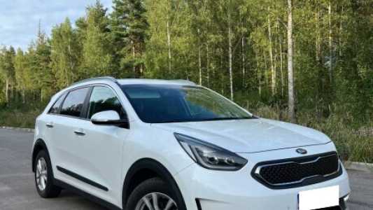 Kia Niro I Рестайлинг, 2019, пробег 28600 км Kia Niro I Рестайлинг, 2019, пробег 28600 км