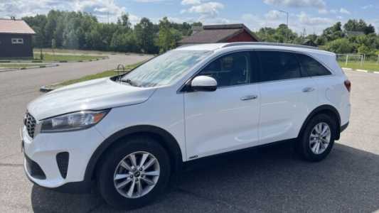 Kia Sorento III Рестайлинг, 2019, пробег 107000 км Kia Sorento III Рестайлинг, 2019, пробег 107000 км