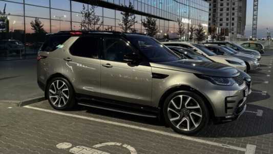 Land Rover Discovery V, 2017, пробег 155000 км Land Rover Discovery V, 2017, пробег 155000 км