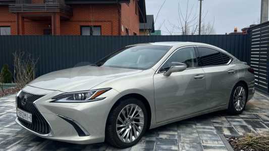 Lexus ES VII