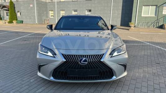 Lexus ES VII