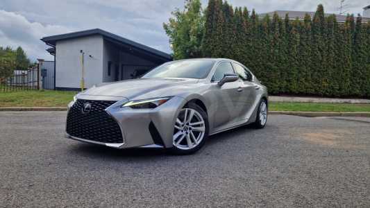 Lexus IS IV